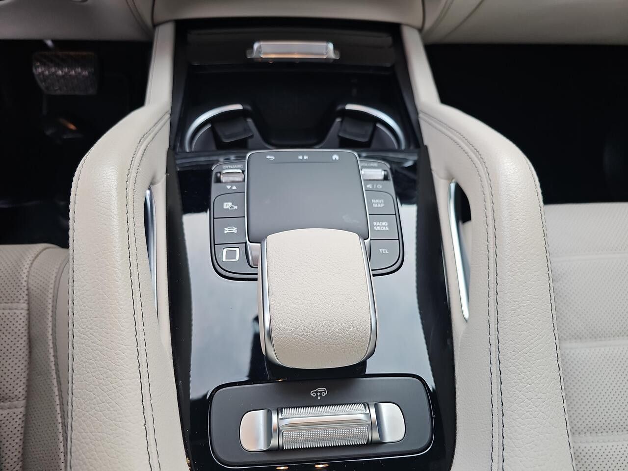 Zdjęcie pojazdu 8 / 16