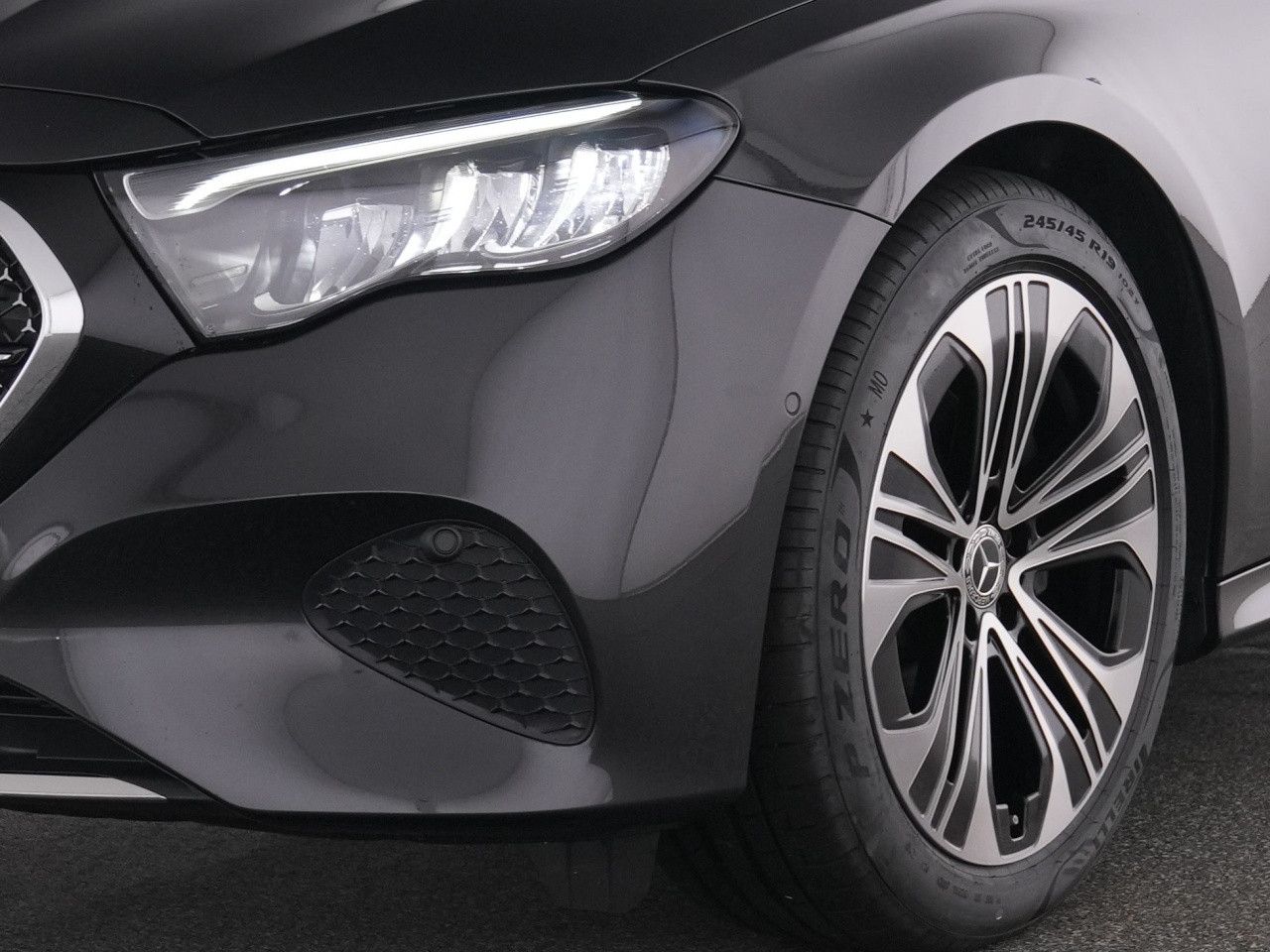 Mercedes-Benz E-Klasse – Bild 8