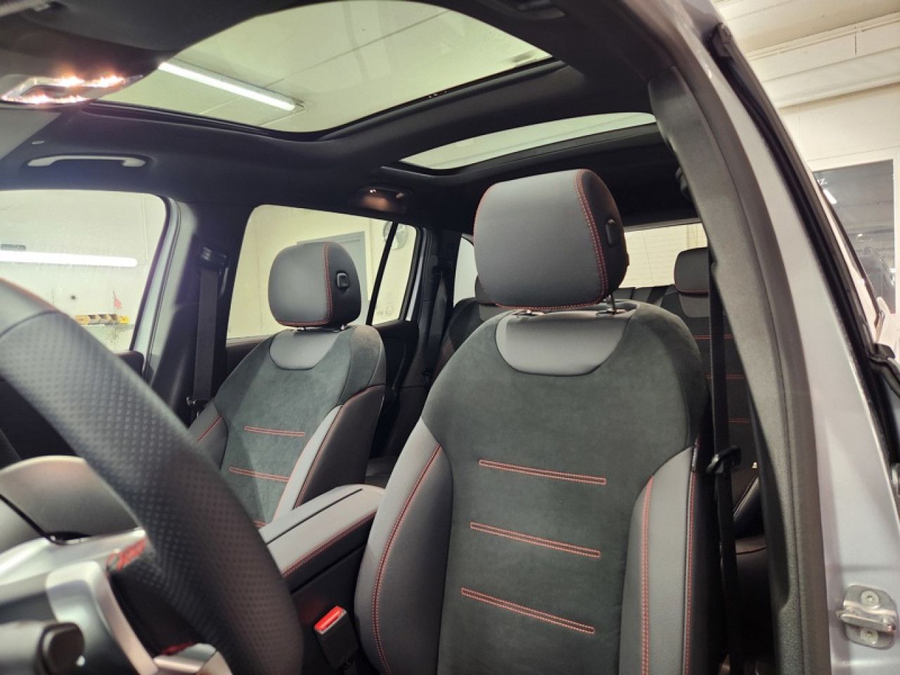 Photo du v&eacute;hicule 12 / 16