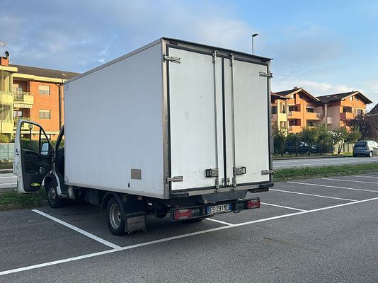 Vehicle image 2 / 17