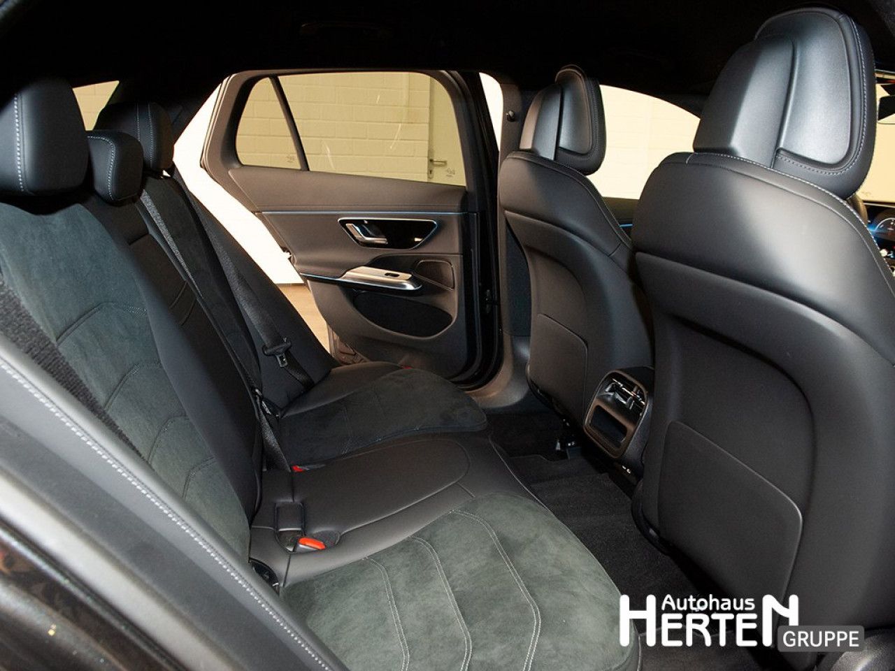 Mercedes-Benz E-Klasse – Bild 17