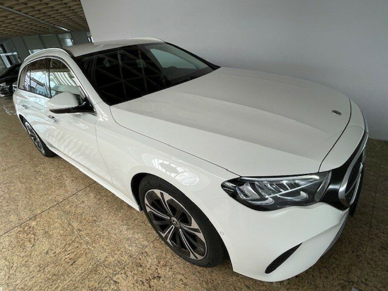 Mercedes-Benz E-Klasse – Bild 12