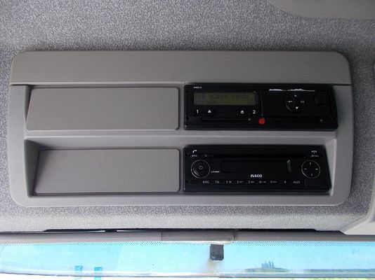 Vehicle image 9 / 12