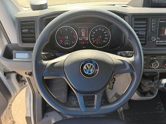 Vehicle image 8 / 19