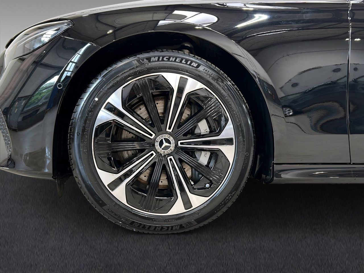 Mercedes-Benz E-Klasse – Bild 4