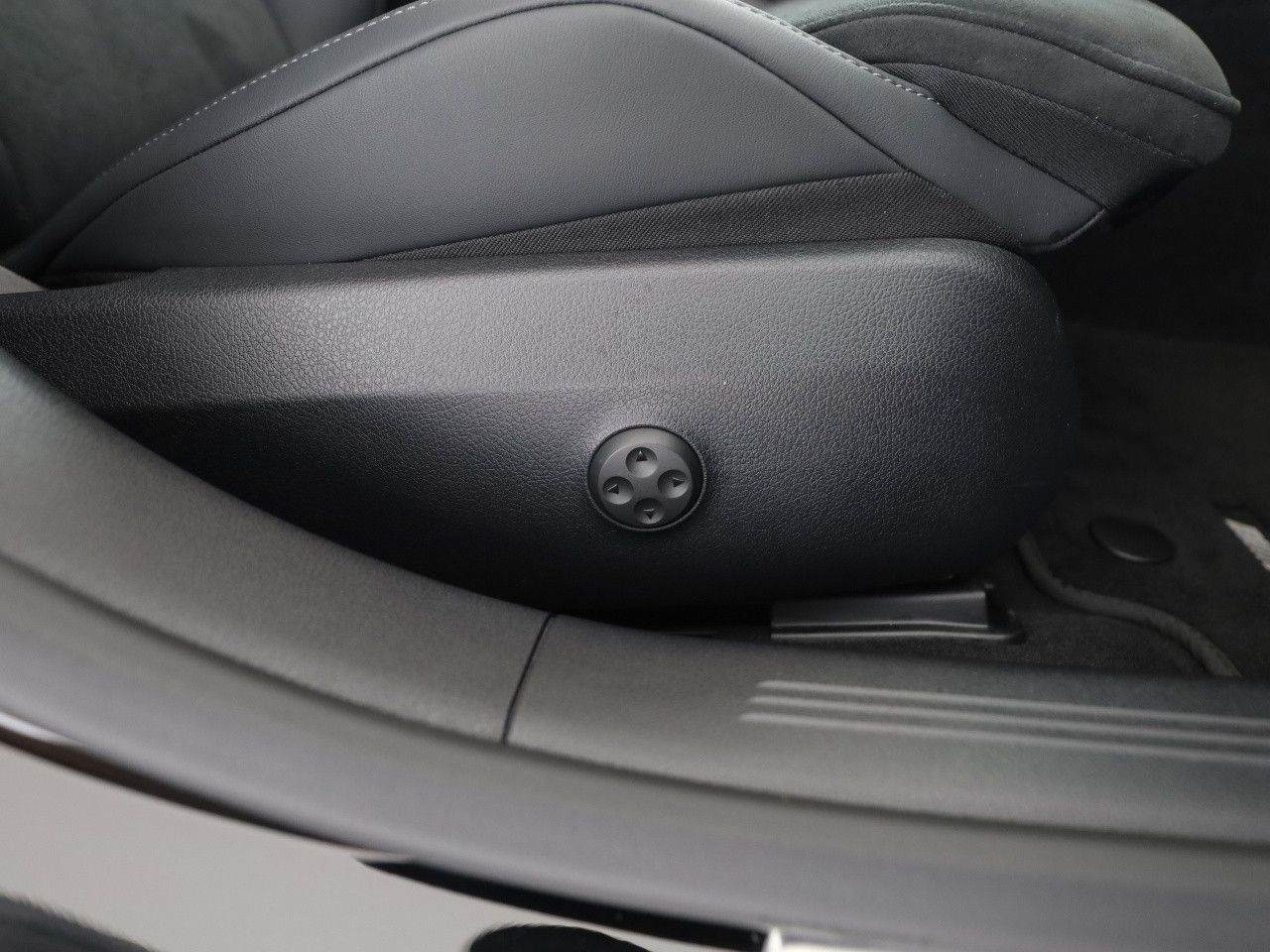 Mercedes-Benz E-Klasse – Bild 17