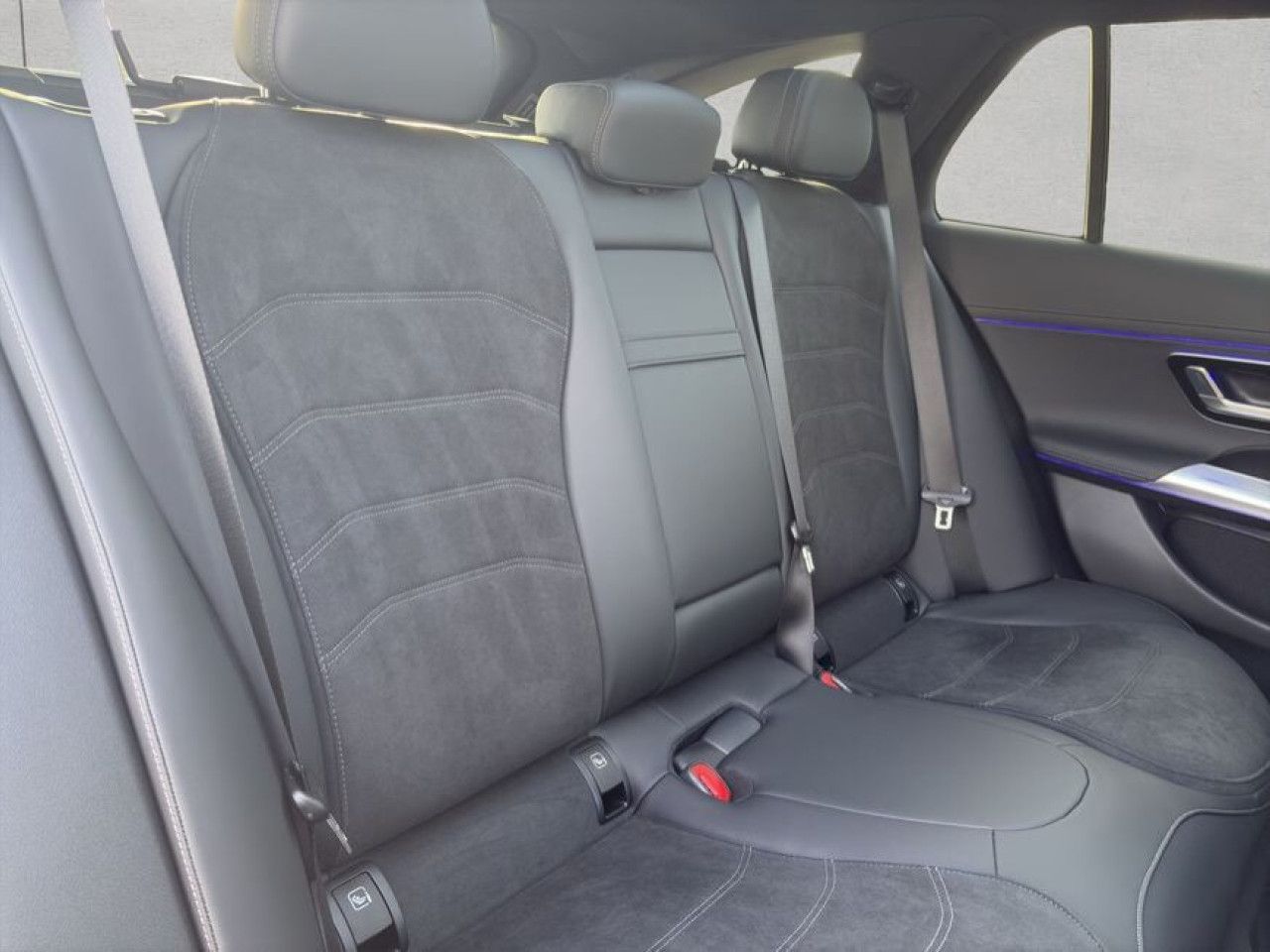 Mercedes-Benz E-Klasse – Bild 19