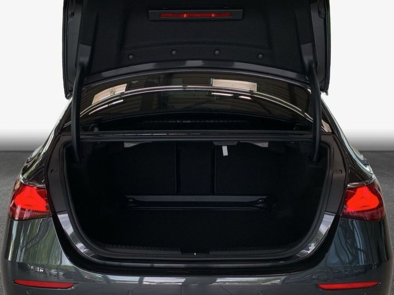 Mercedes-Benz E-Klasse – Bild 8