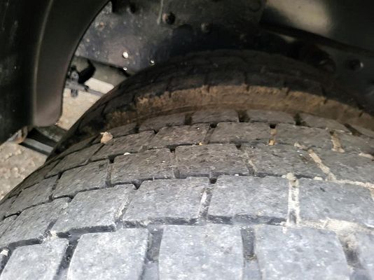 Vehicle image 5 / 6