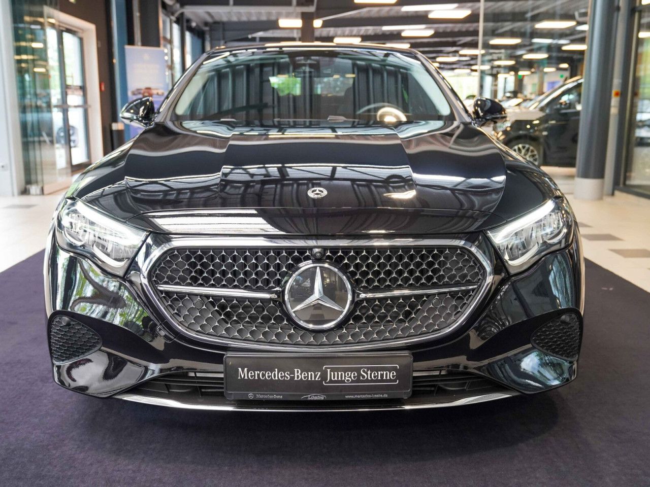 Mercedes-Benz E-Klasse – Bild 8