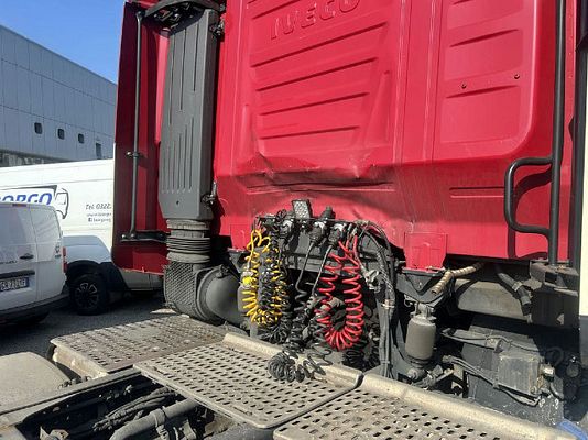 Vehicle image 5 / 13