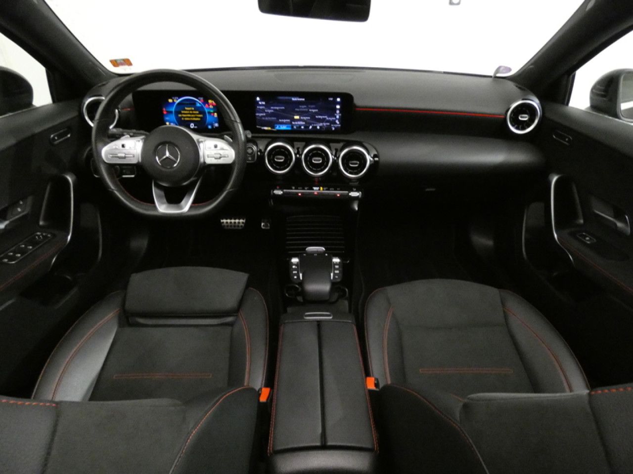 Photo du v&eacute;hicule 10 / 18