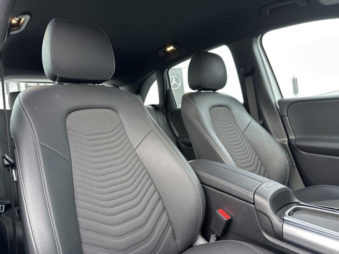 Photo du v&eacute;hicule 11 / 18