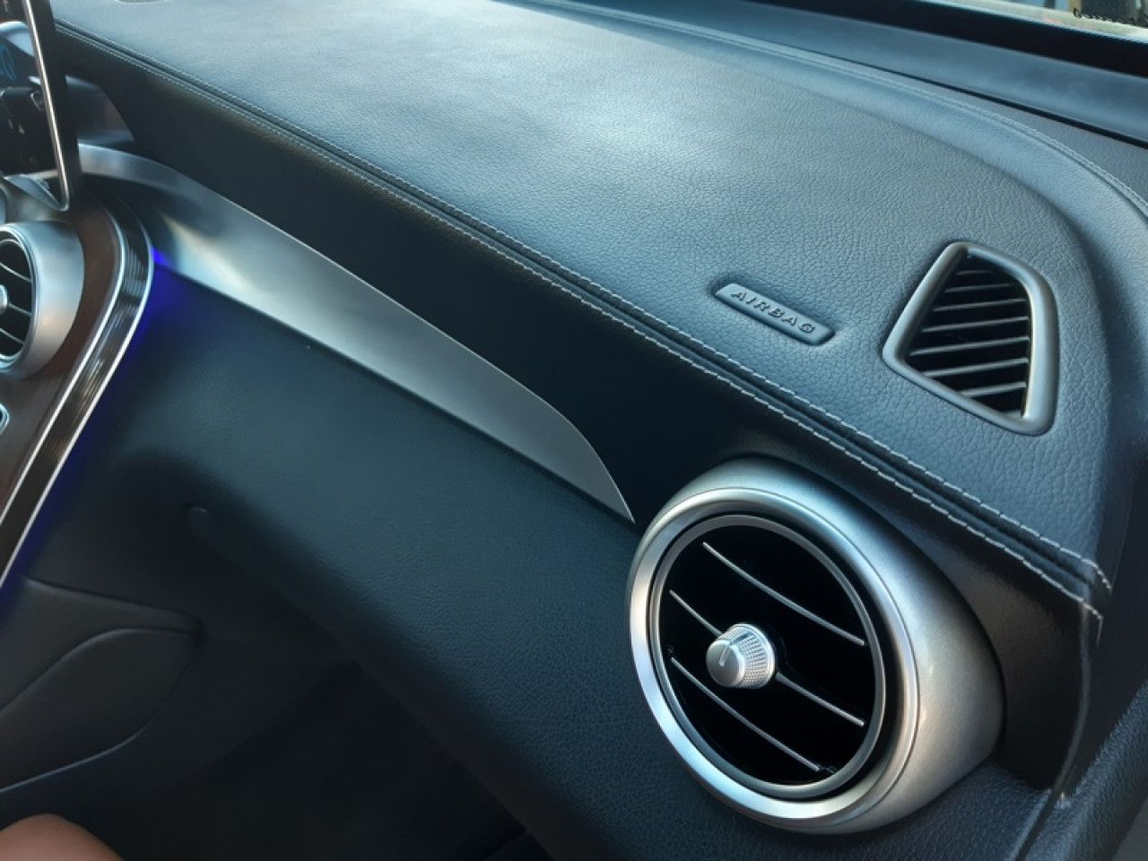 Photo du v&eacute;hicule 16 / 18