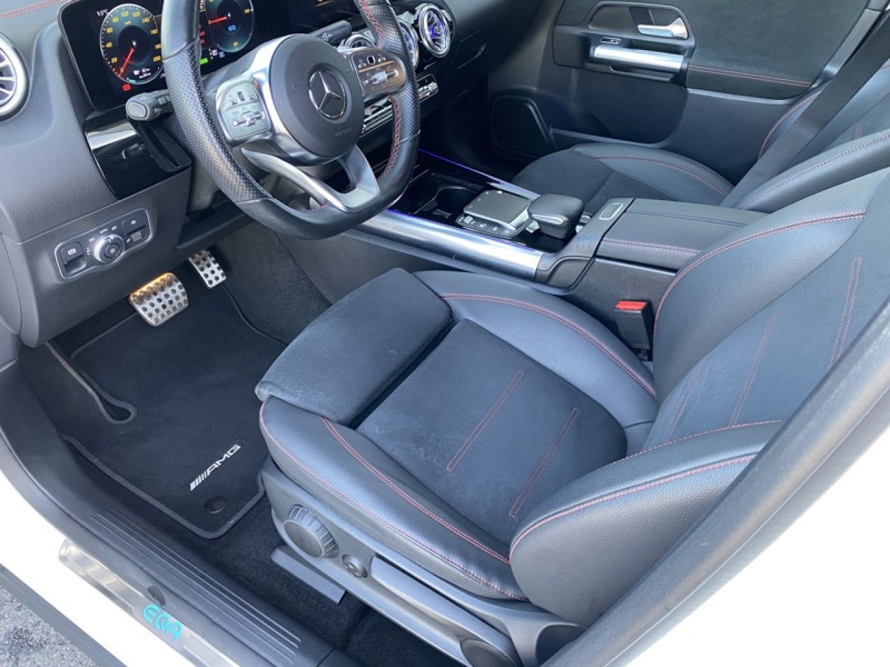 Photo du v&eacute;hicule 9 / 18