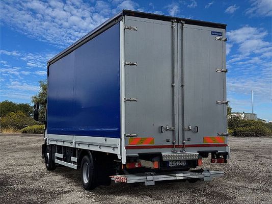 Vehicle image 13 / 23