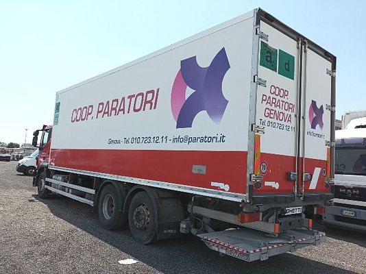 Vehicle image 2 / 5