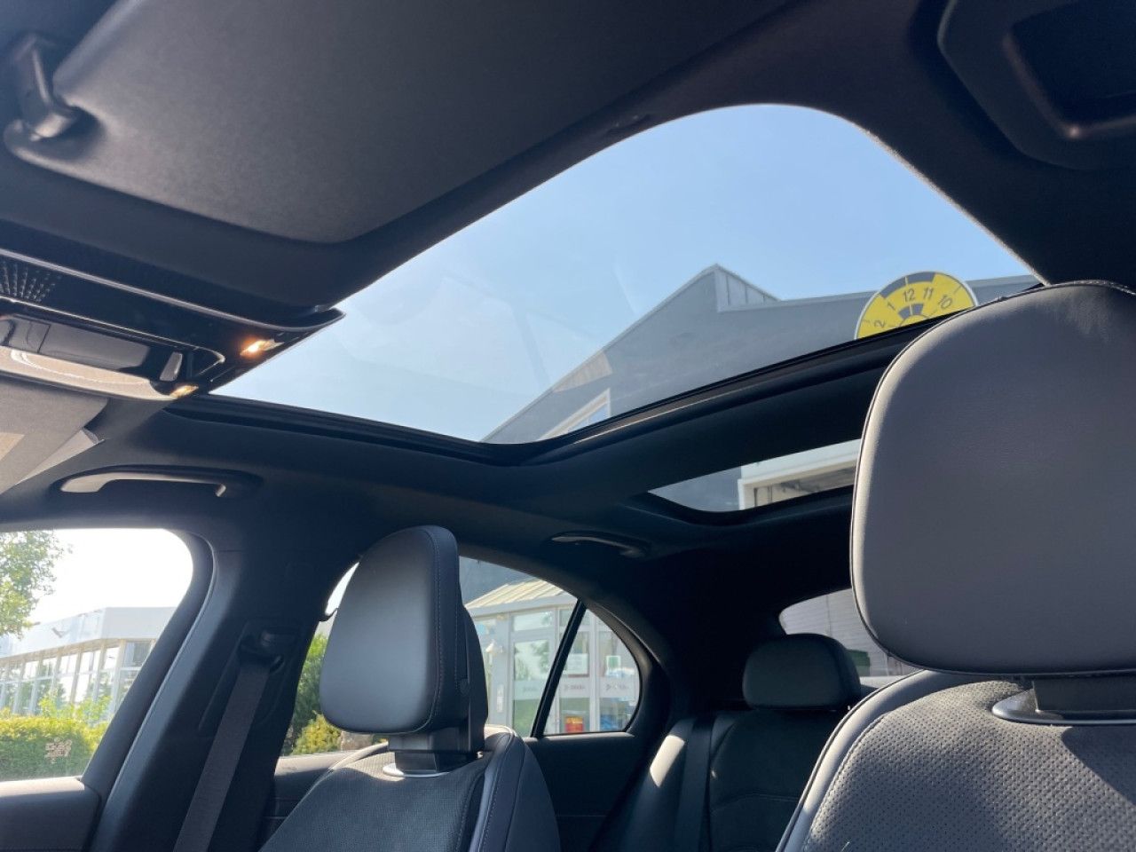 Mercedes-Benz E-Klasse – Bild 17