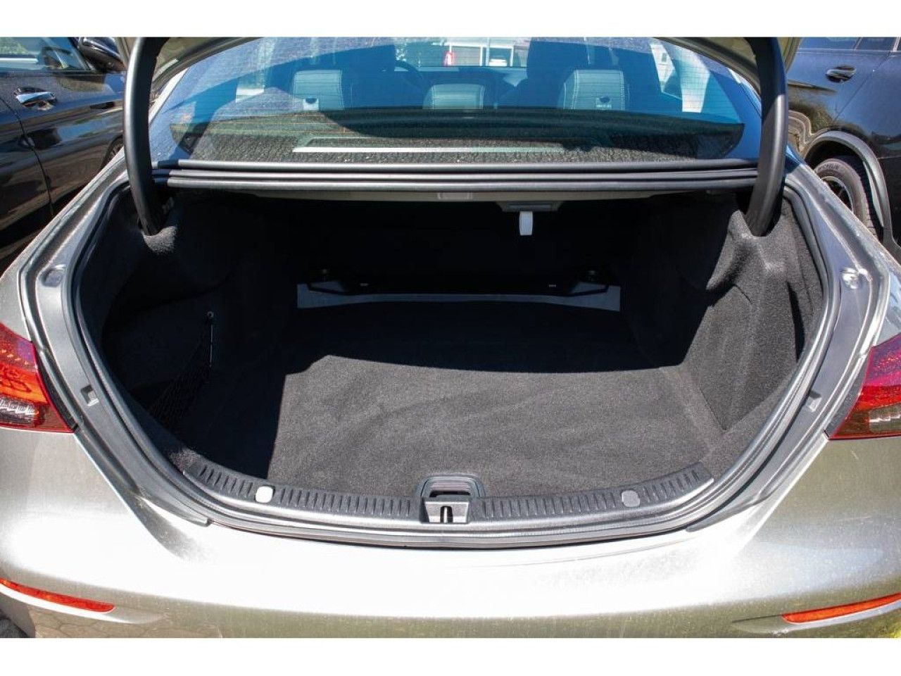 Mercedes-Benz E-Klasse – Bild 17