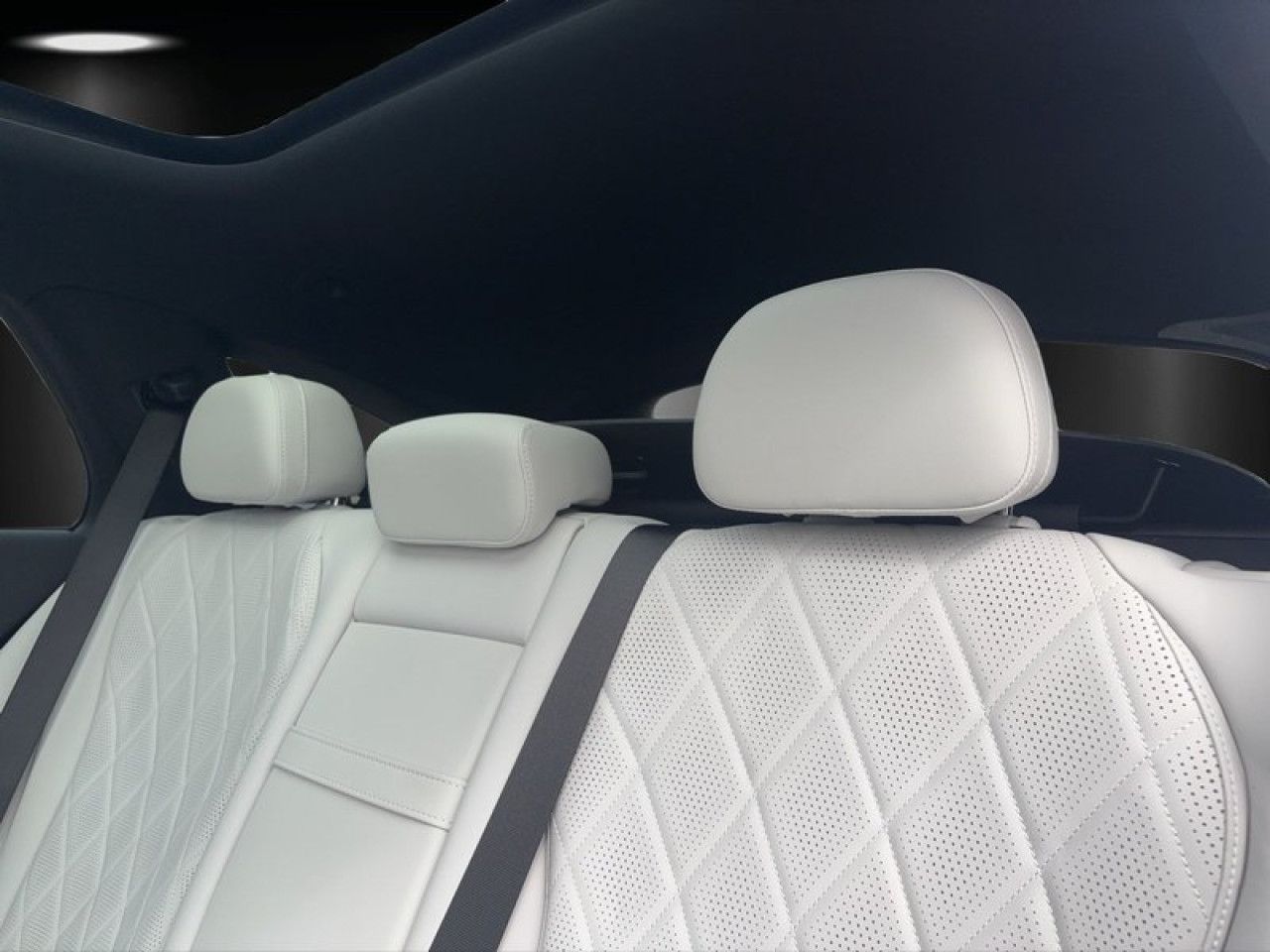 Mercedes-Benz E-Klasse – Bild 14