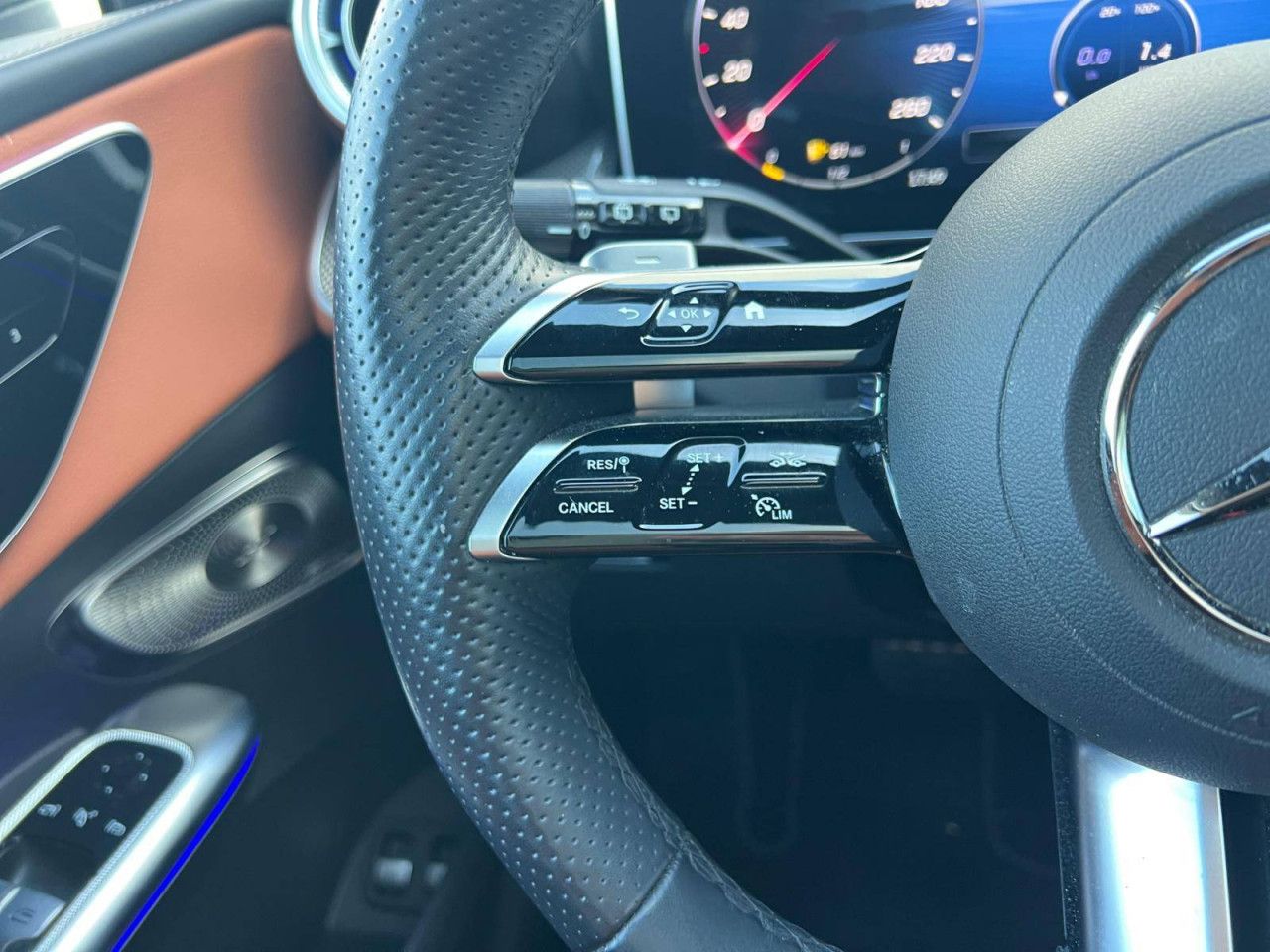 Photo du v&eacute;hicule 16 / 18