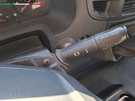 Vehicle image 11 / 13