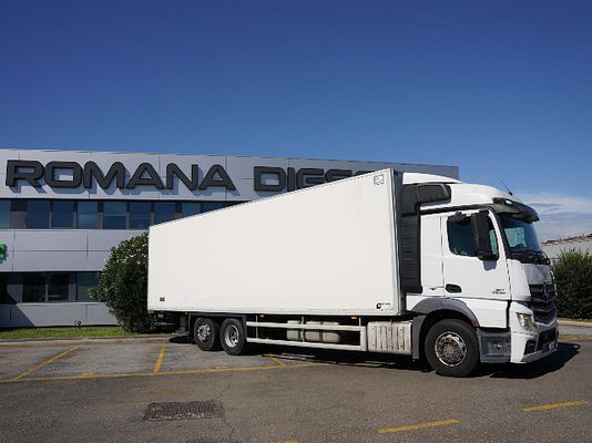 Vehicle image 2 / 15