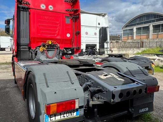 Vehicle image 3 / 4