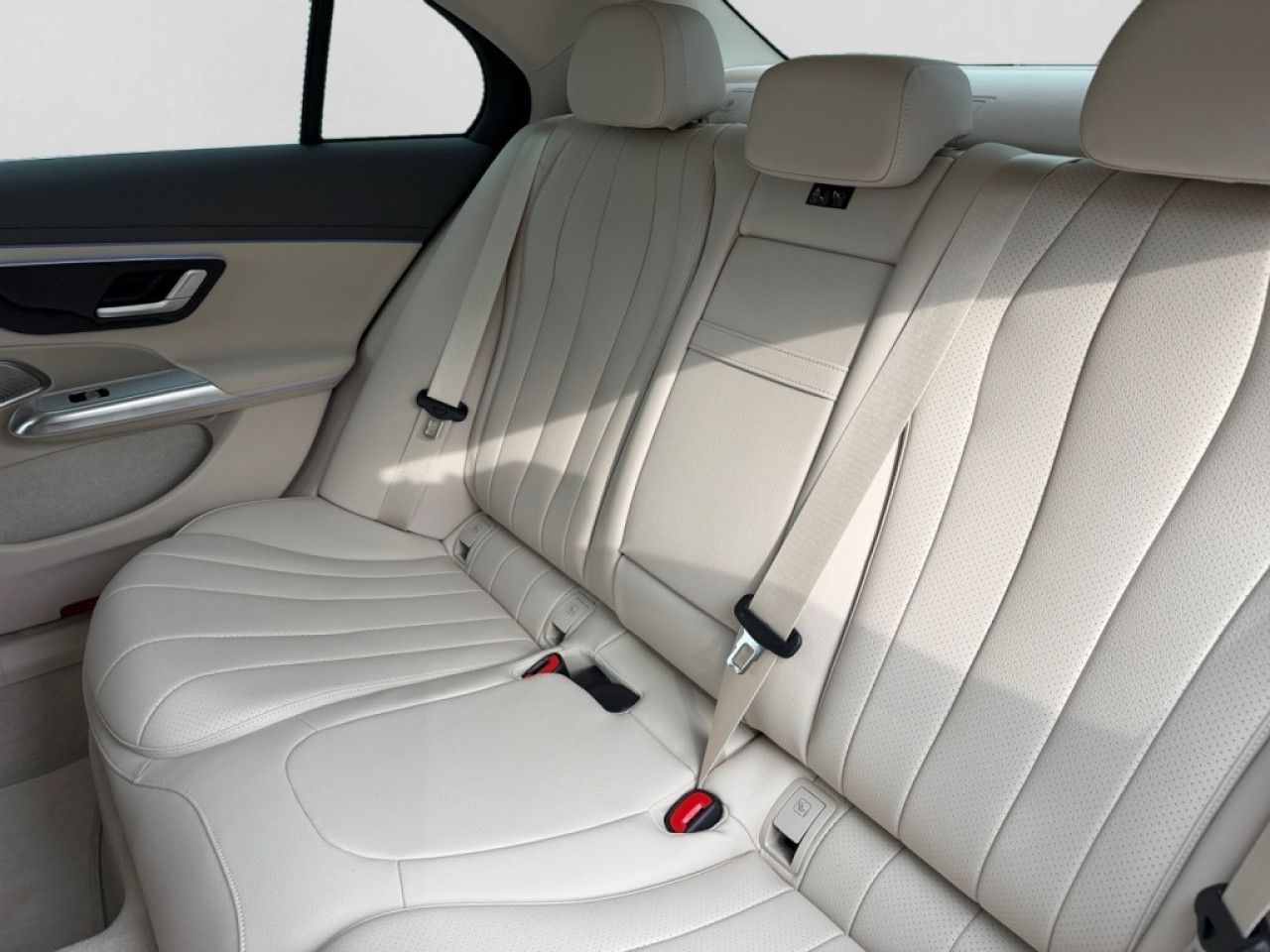 Mercedes-Benz E-Klasse – Bild 11