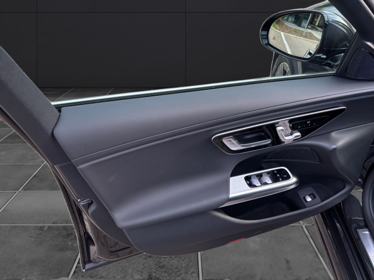 Mercedes-Benz E-Klasse – Bild 9