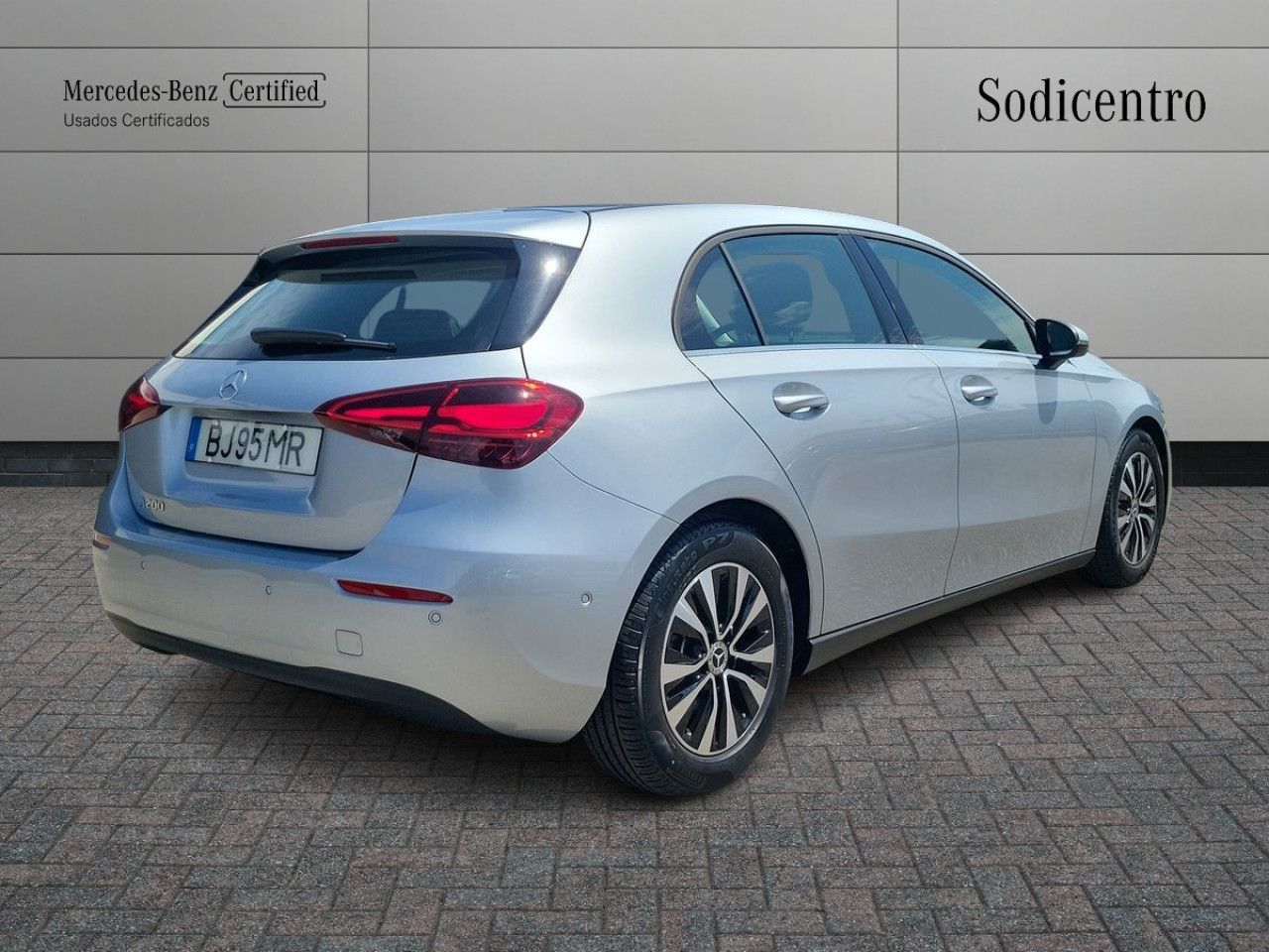 Imagem do ve&iacute;culo 4 / 20