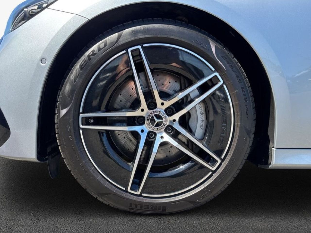 Mercedes-Benz E-Klasse – Bild 7