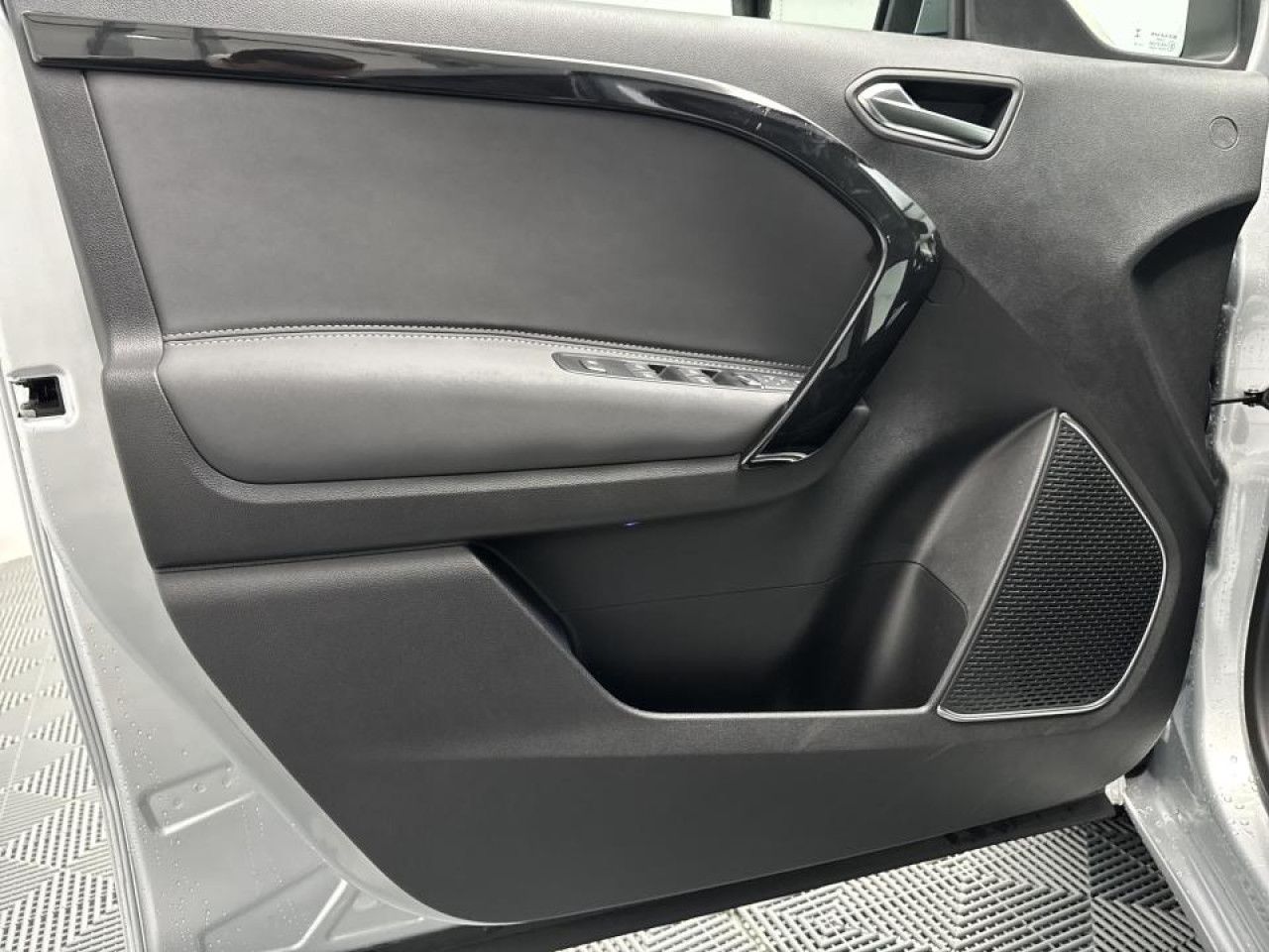 Zdjęcie pojazdu 10 / 20