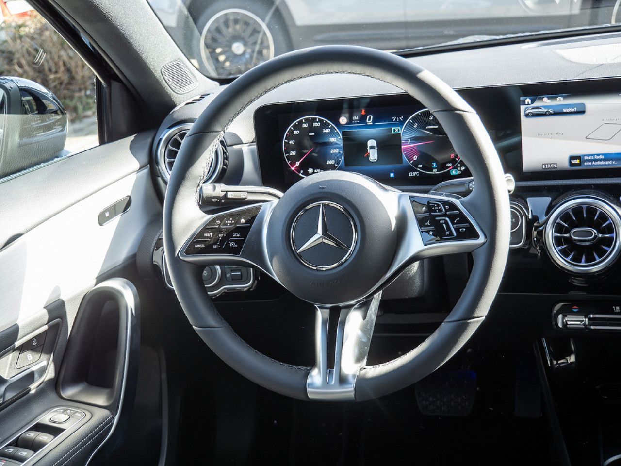 Mercedes-Benz A-Klasse – Bild 8