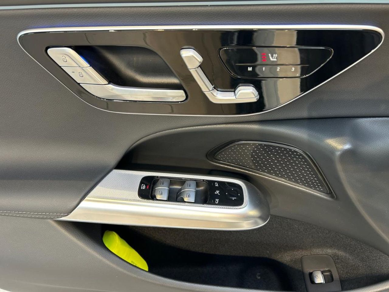 Mercedes-Benz E-Klasse – Bild 18