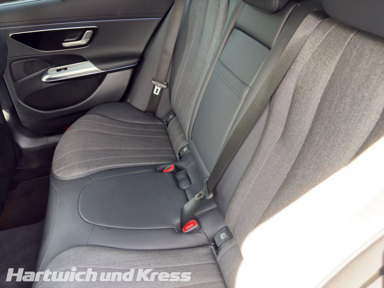 Mercedes-Benz E-Klasse – Bild 11