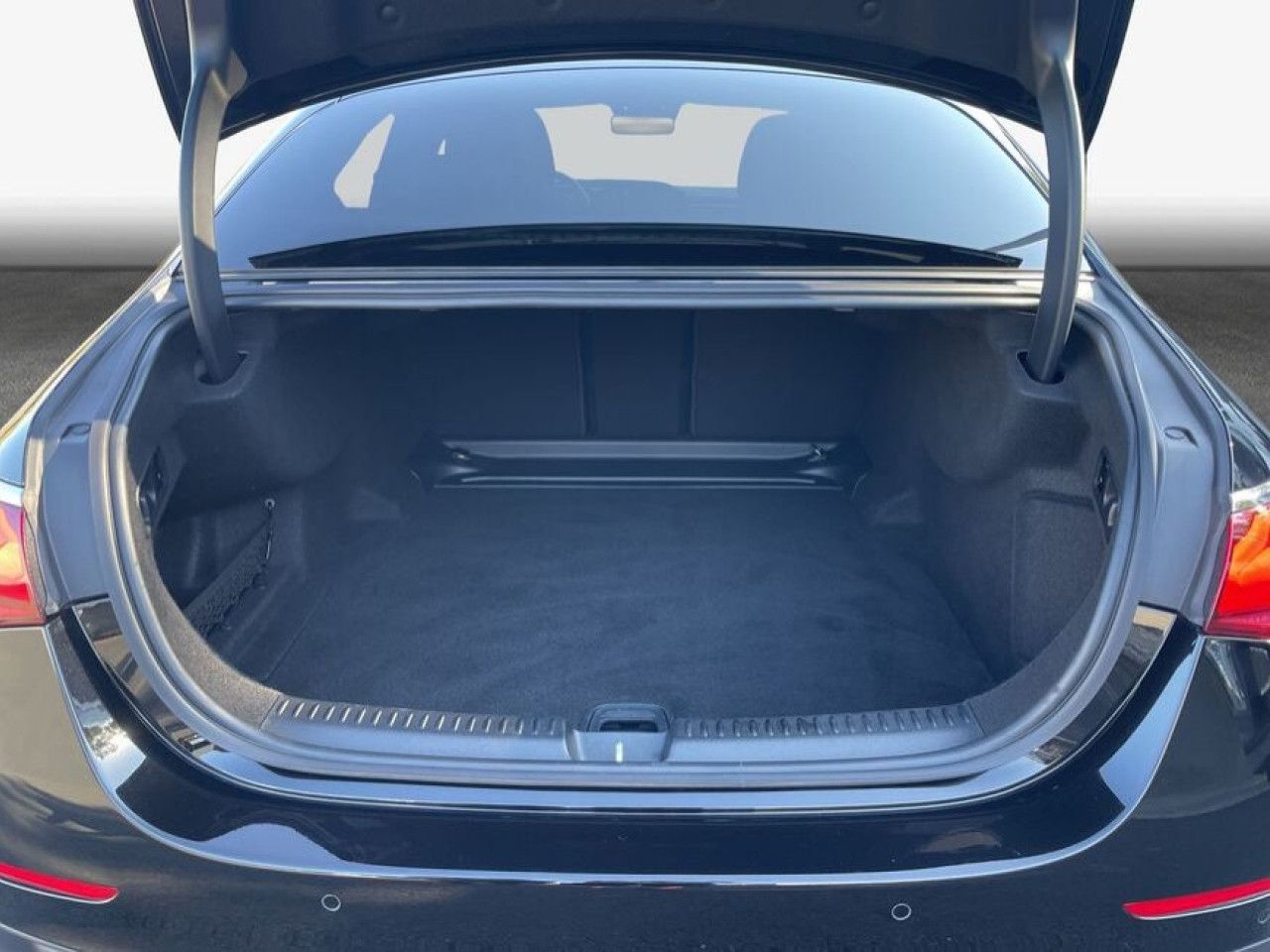 Mercedes-Benz E-Klasse – Bild 8