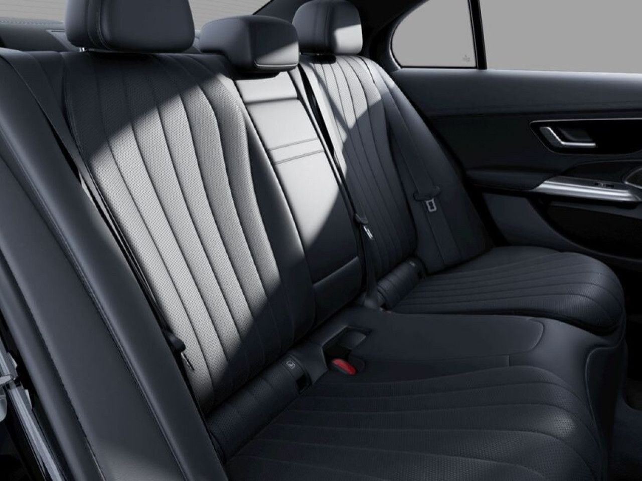 Mercedes-Benz E-Klasse – Bild 9