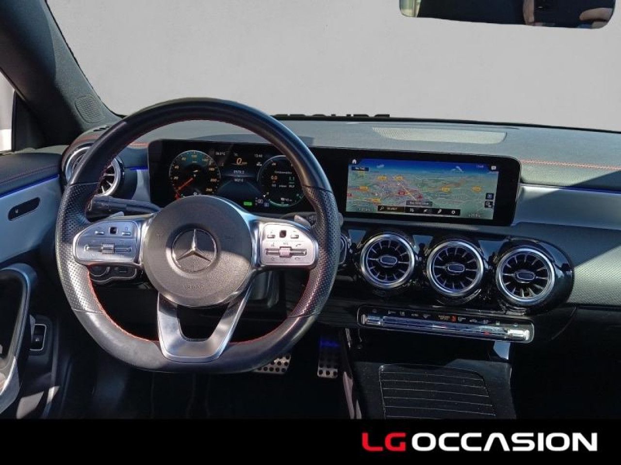 Photo du v&eacute;hicule 9 / 18