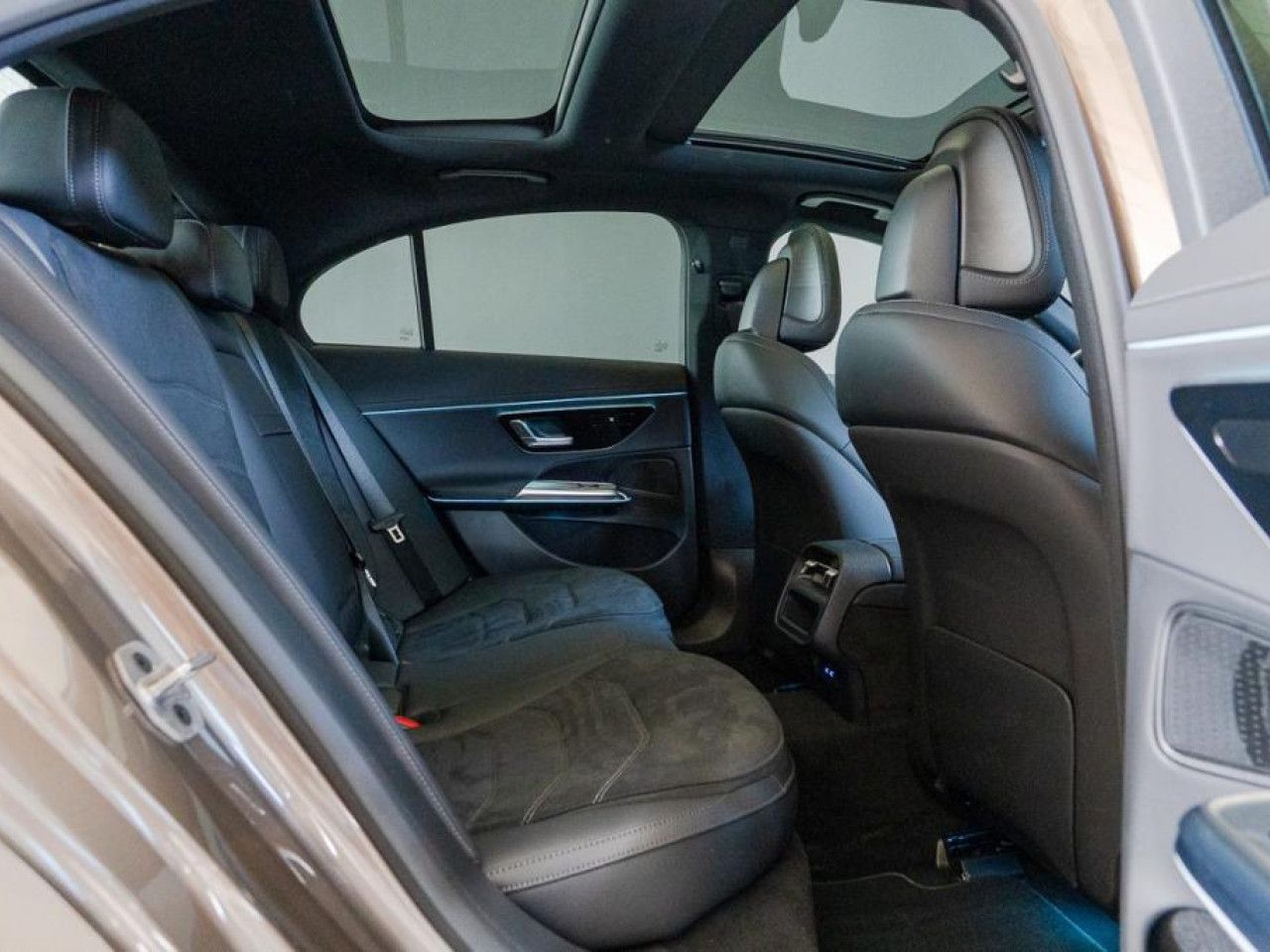 Mercedes-Benz E-Klasse – Bild 9