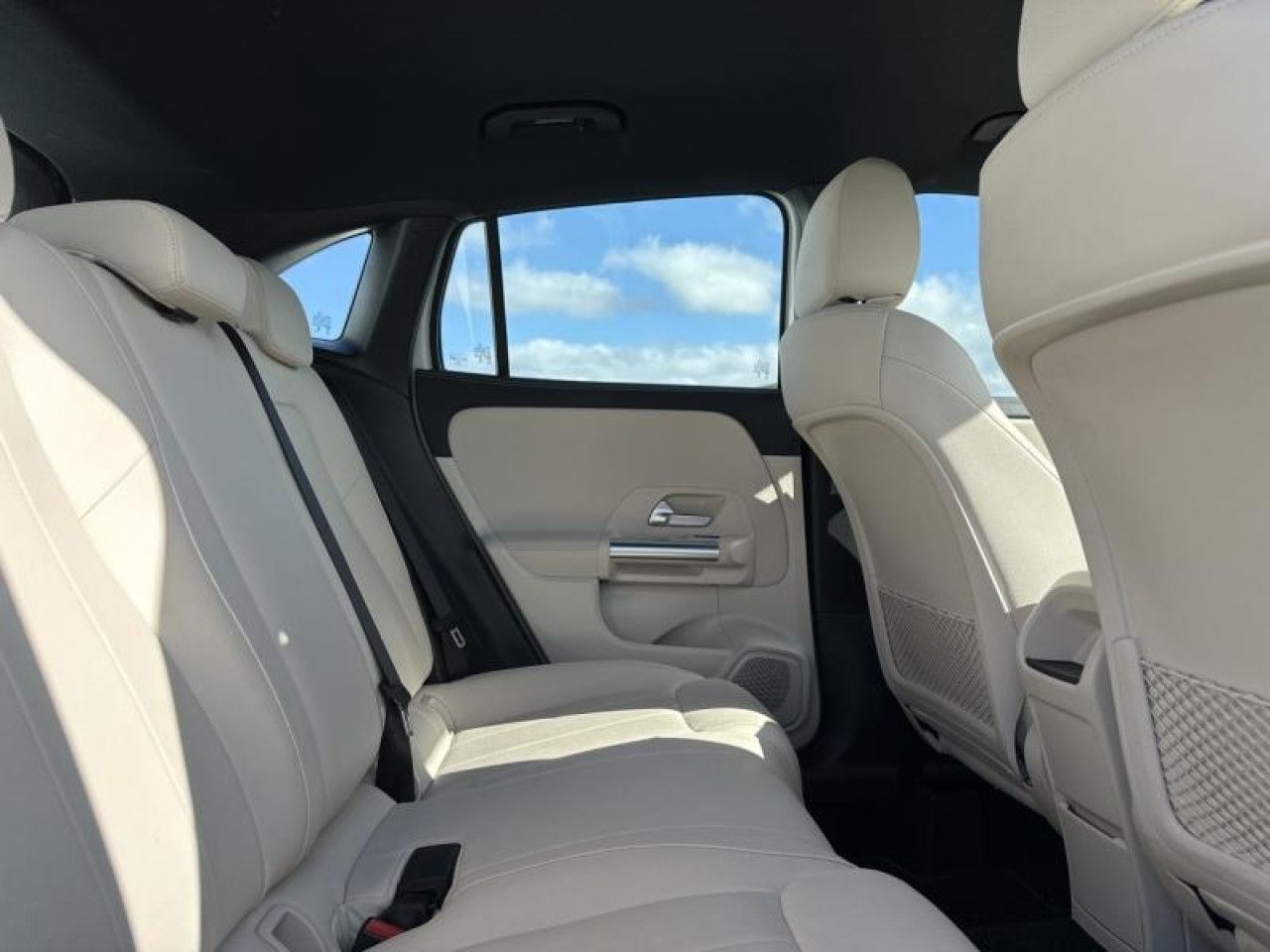 Photo du v&eacute;hicule 14 / 18