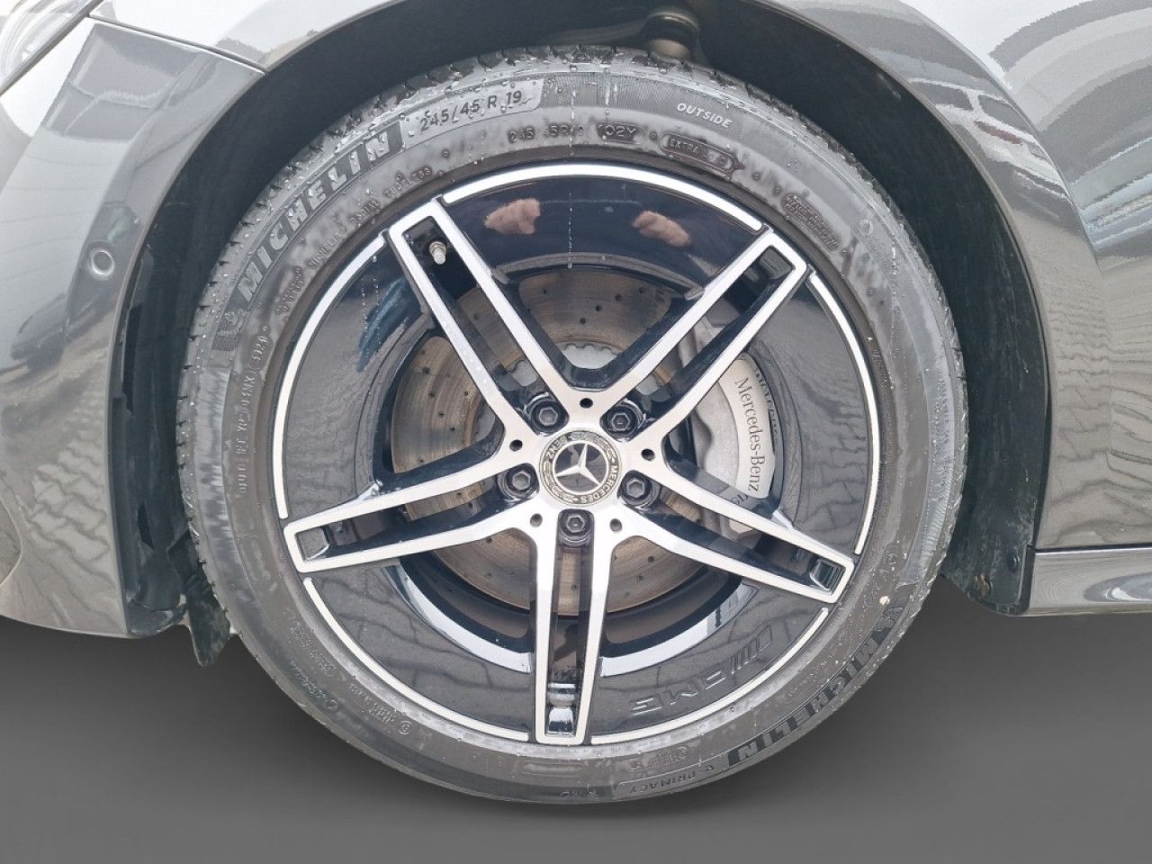 Mercedes-Benz E-Klasse – Bild 8