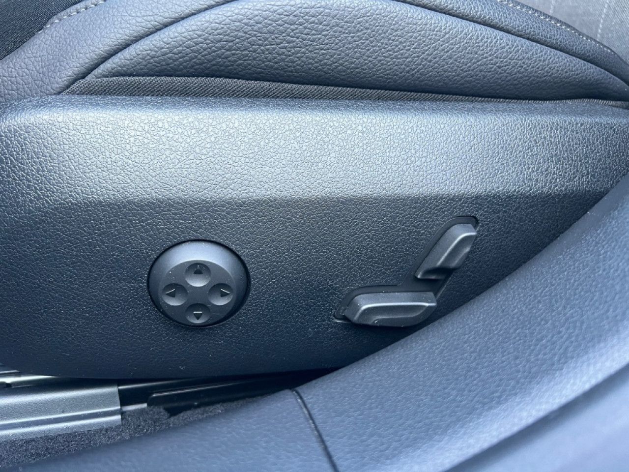 Mercedes-Benz E-Klasse – Bild 23