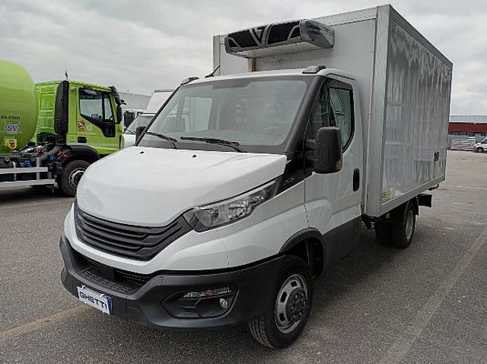 Vehicle image 2 / 5