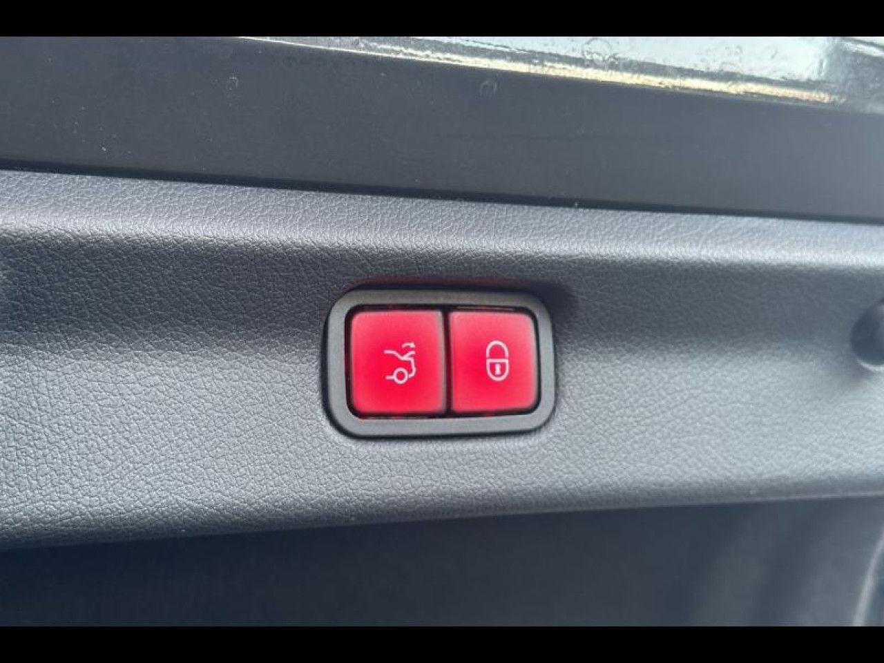 Photo du v&eacute;hicule 16 / 18