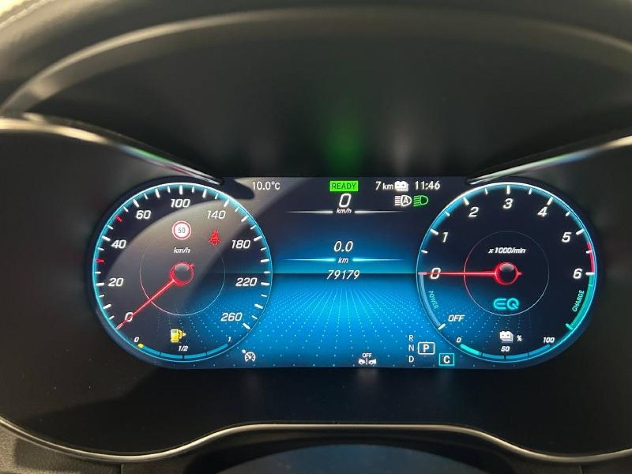 Photo du v&eacute;hicule 9 / 18