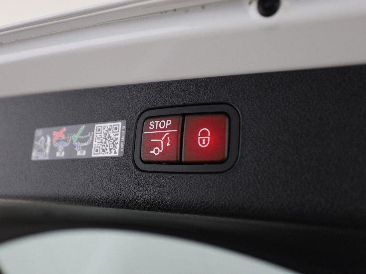 Mercedes-Benz E-Klasse – Bild 24