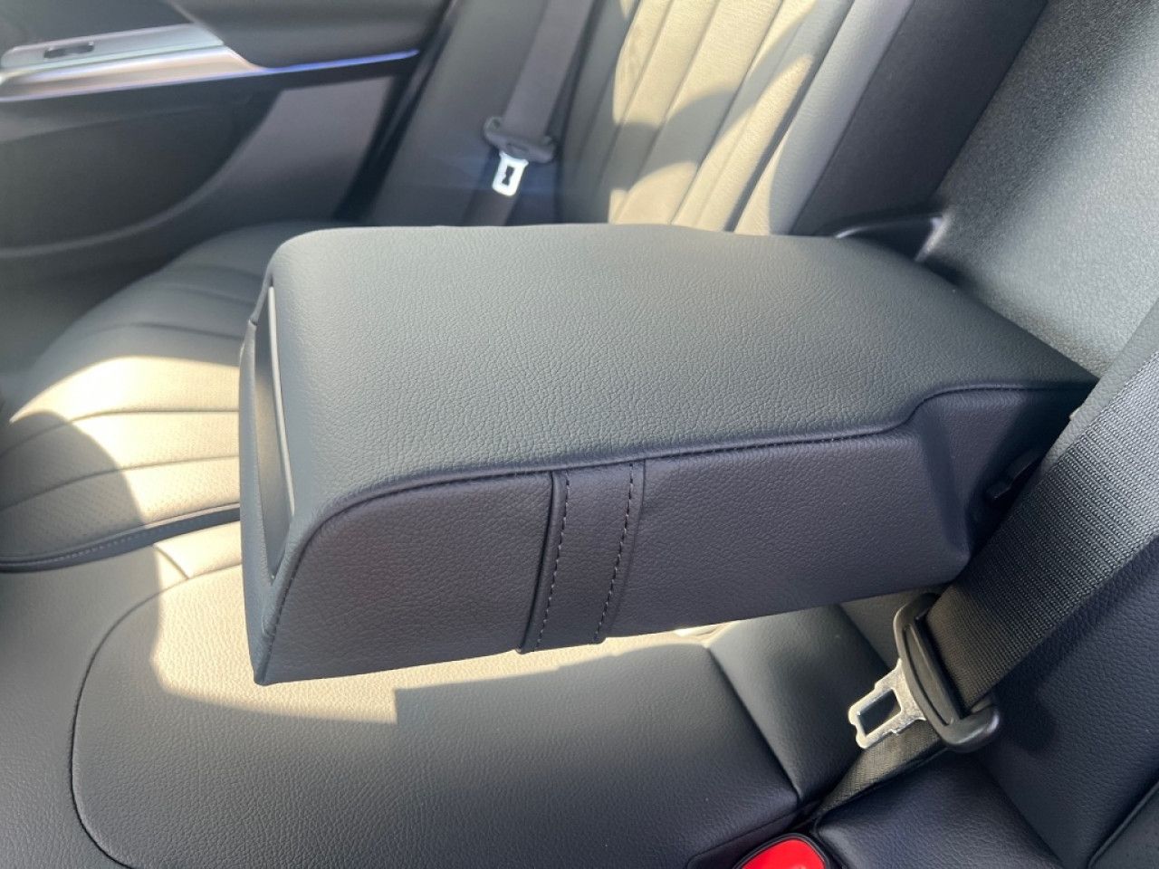 Mercedes-Benz E-Klasse – Bild 24