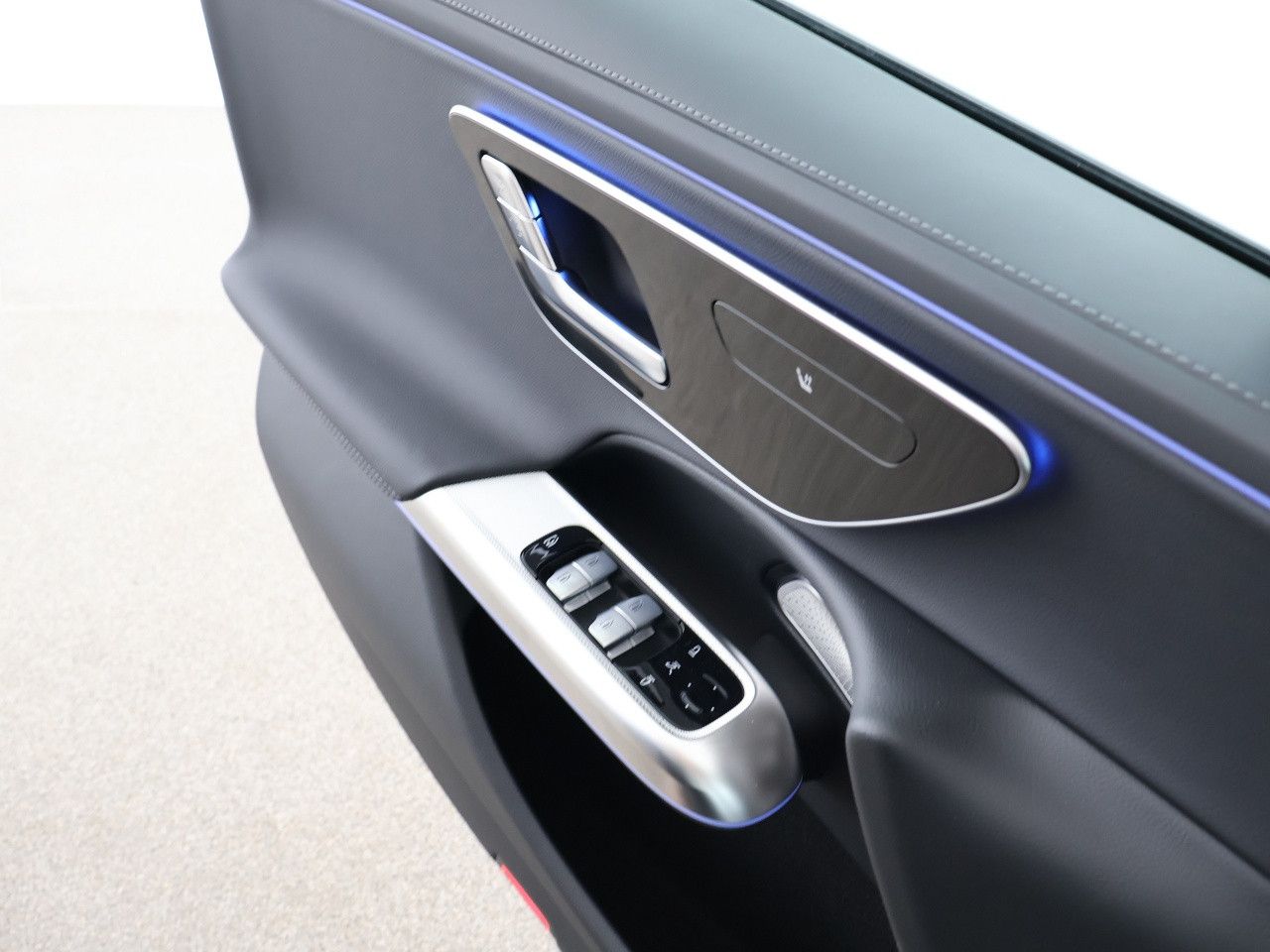 Mercedes-Benz E-Klasse – Bild 13