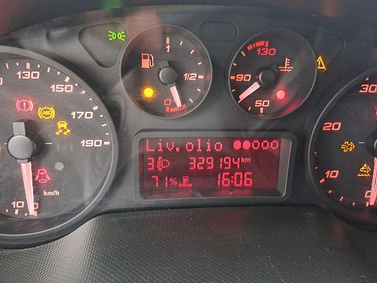 Vehicle image 12 / 12
